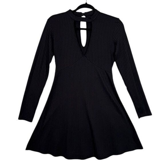 Kendall & Kylie V-Neck Long Sleeve Choker Neck Skater Black Mini Dress Small - Picture 3 of 12